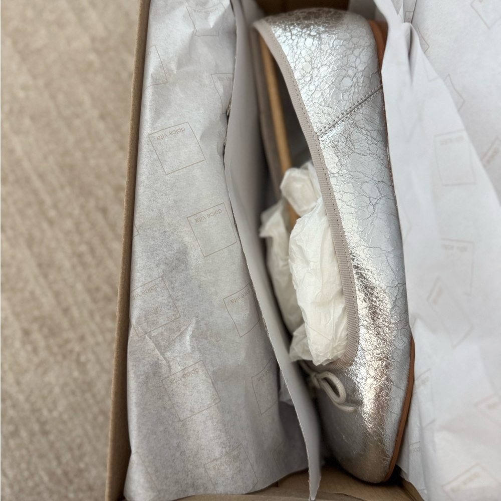 Dolce Vita Metallic Silver flats - never worn! - Picture 4 of 4